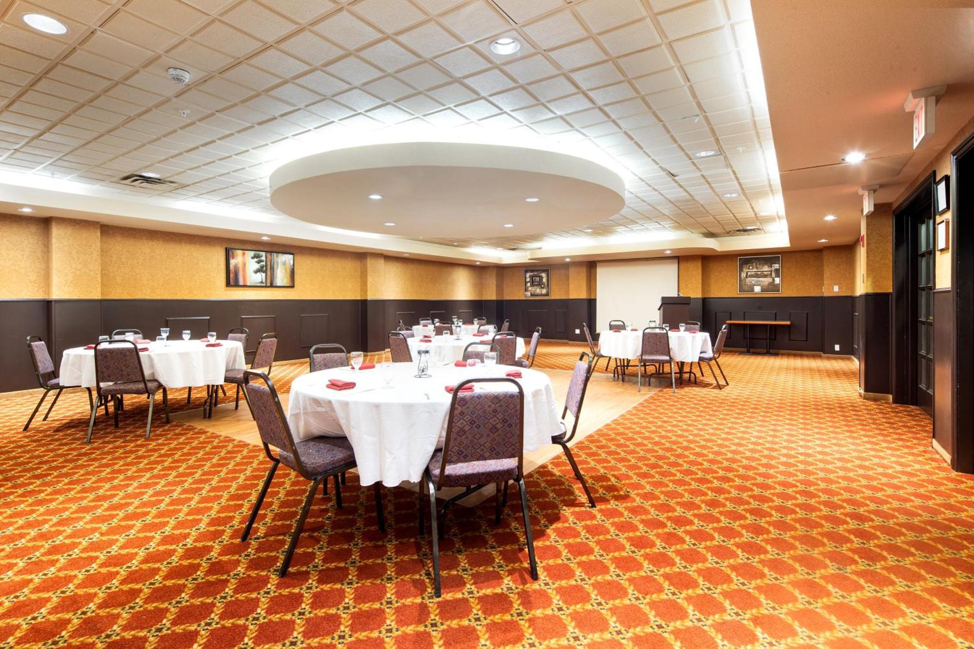 Holiday Inn Hinton By Ihg Exterior photo